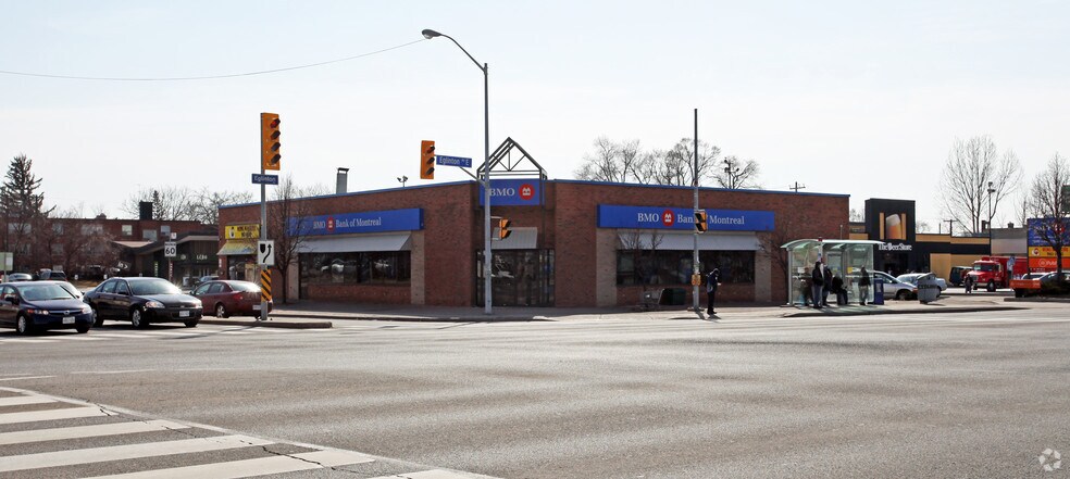2739 Eglinton Ave E, Toronto, ON à vendre - Photo de l’immeuble – Image 2 sur 3