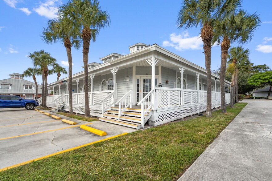 1342 Colonial Blvd, Fort Myers, FL à vendre - Photo de l’immeuble – Image 1 sur 1