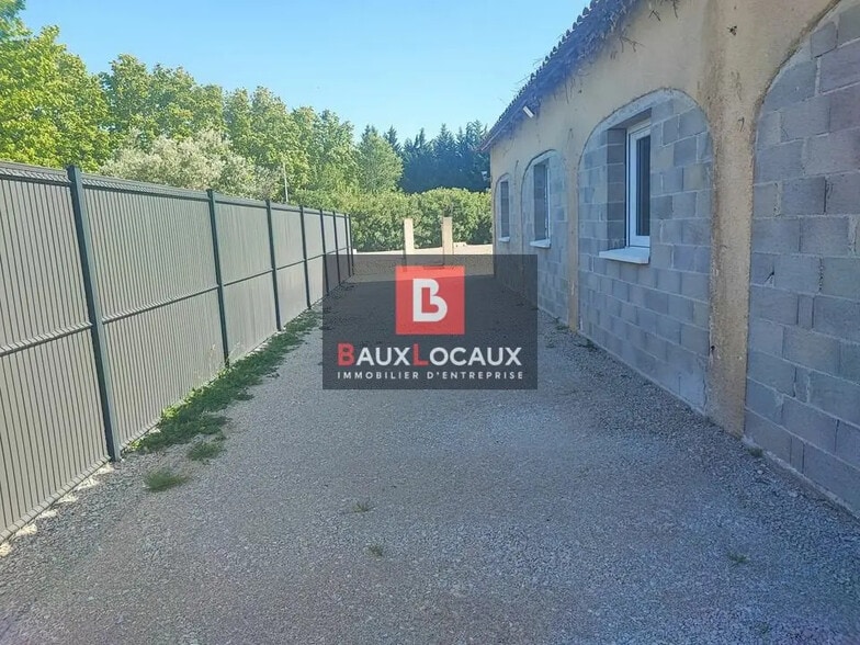 3 Rue Du Mérinos, Saint-Martin-de-Crau à vendre - Photo de l’immeuble – Image 3 sur 4