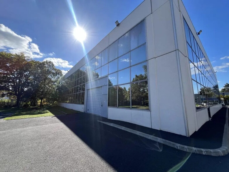 Industriel/Logistique dans Les Ulis à louer - Photo de l’immeuble – Image 2 sur 19