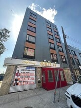13553 Northern Blvd, Flushing, NY à louer Photo intérieure– Image 1 sur 32