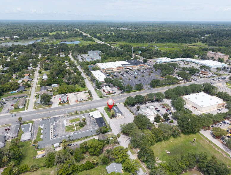1403 N Woodland Blvd, Deland, FL à vendre - Photo de l’immeuble – Image 2 sur 4