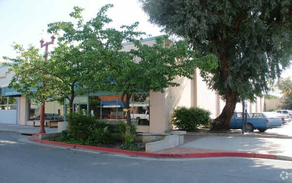 307 G St, Antioch, CA à vendre - Photo de l’immeuble – Image 2 sur 7