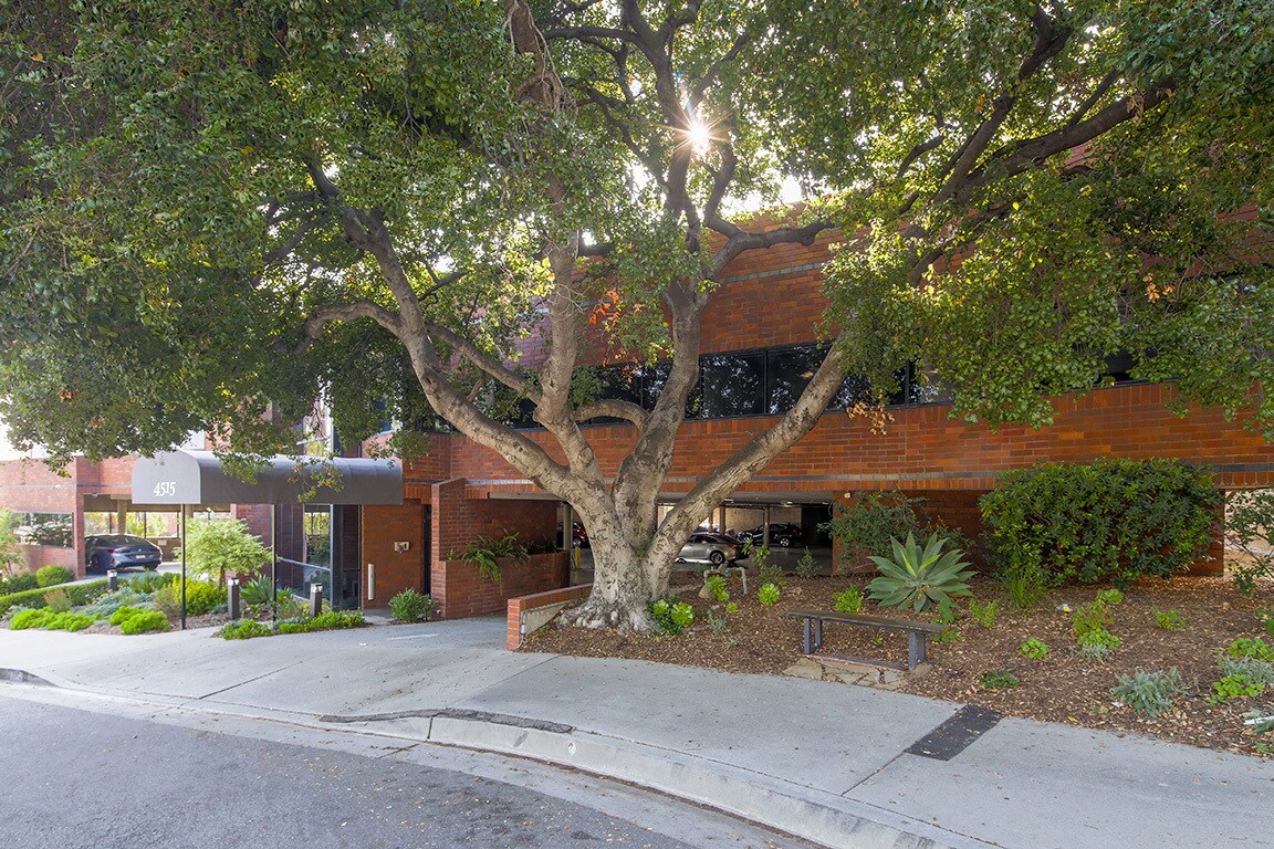 4515 Ocean View Blvd, La Cañada Flintridge, CA à louer Photo de l’immeuble– Image 1 sur 20
