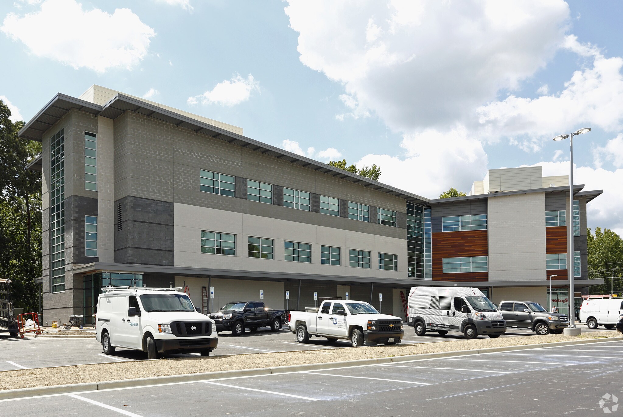 2600 W Arlington Blvd, Greenville, NC à louer Photo principale– Image 1 sur 9