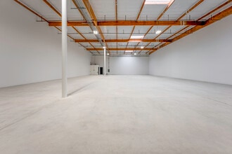 5965 Santa Fe St, San Diego, CA à louer Photo intérieure– Image 1 sur 8