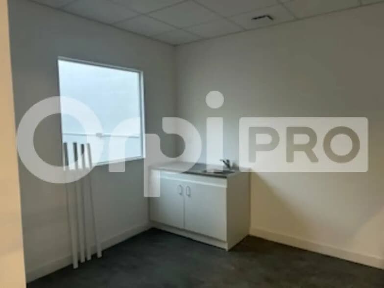 Local d'activités dans Vénissieux à vendre - Photo intérieure – Image 3 sur 5