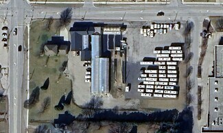 Plus de détails pour 2 Carroll St, Strathroy, ON - Local d'activités à louer