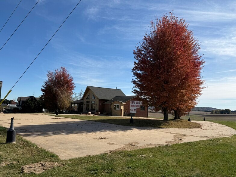 11379 US Highway 20 E, Stockton, IL à vendre - Photo de l’immeuble – Image 3 sur 56