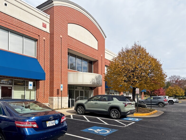 20937 Ashburn Rd, Ashburn, VA à louer - Photo principale – Image 1 sur 19
