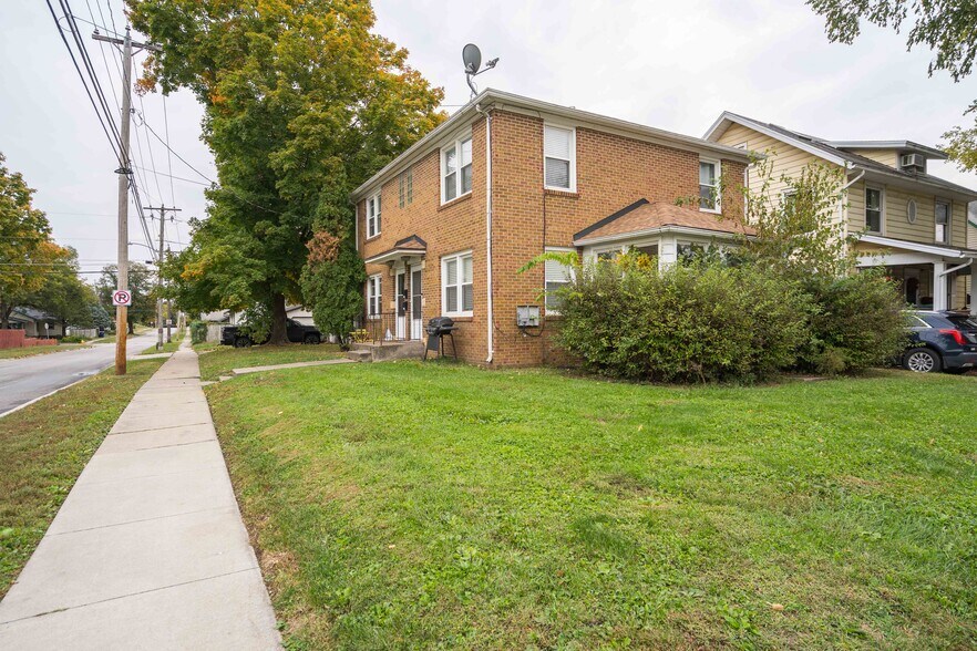 3325 1st St, Des Moines, IA à vendre - Photo de l’immeuble – Image 2 sur 28