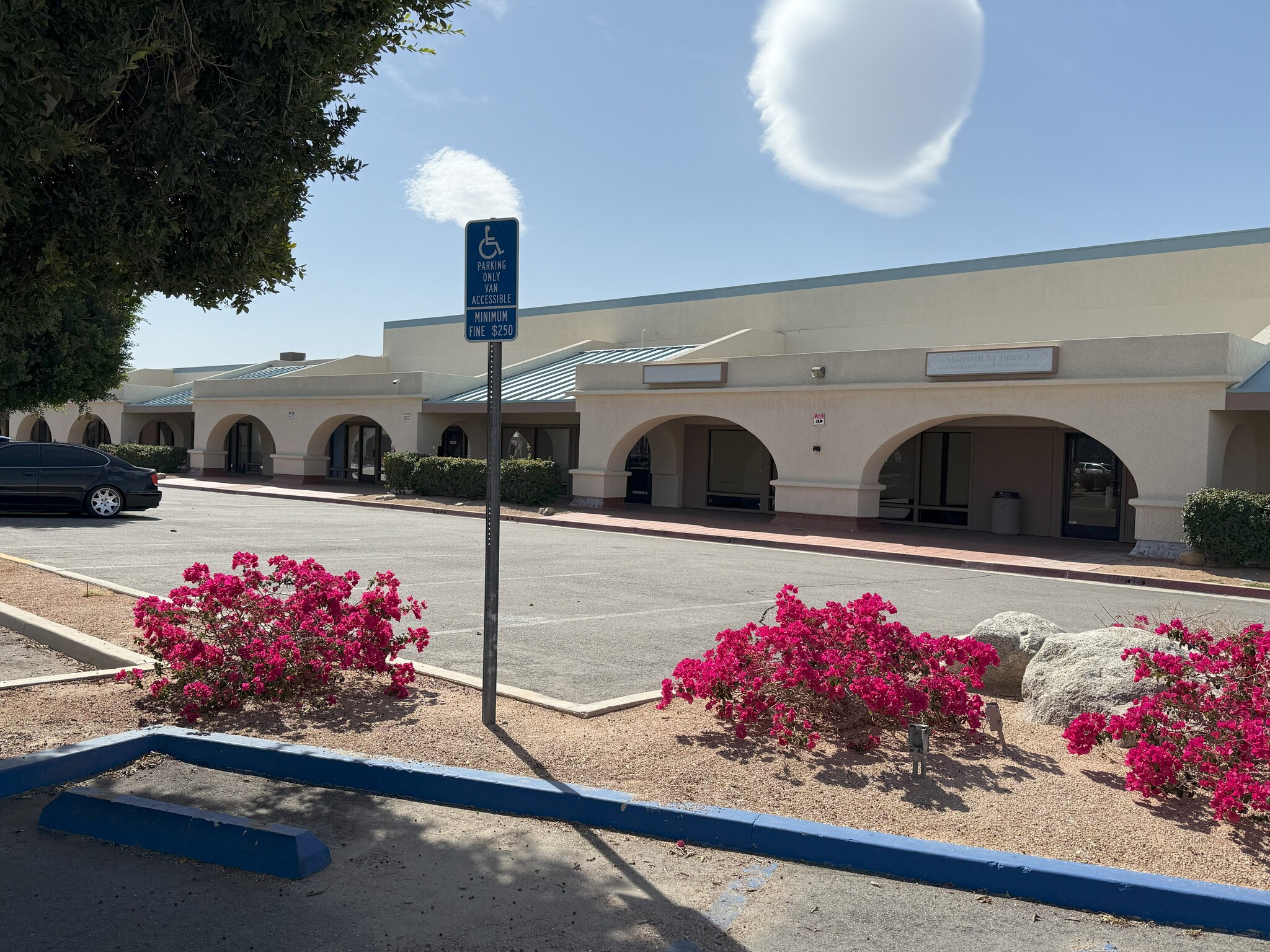 68625 Perez Rd, Cathedral City, CA à louer Photo intérieure– Image 1 sur 2