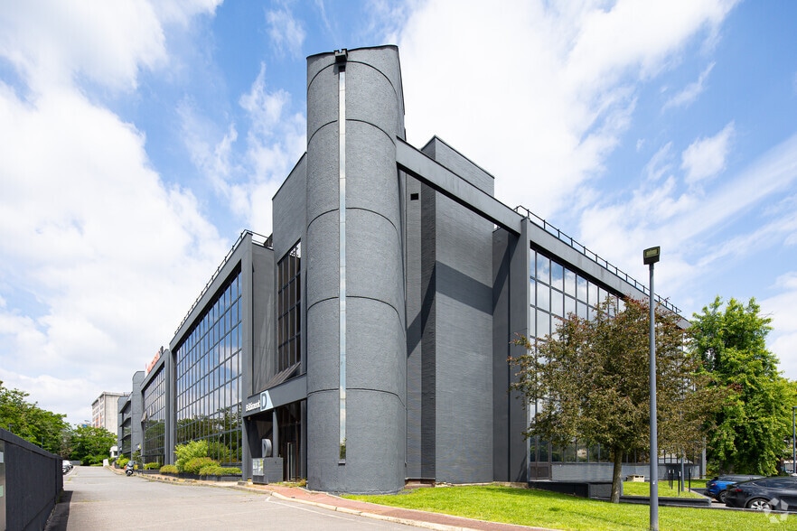 1 Bis Rue Du Petit-Clamart, Vélizy-Villacoublay à louer - Photo de l’immeuble – Image 2 sur 2