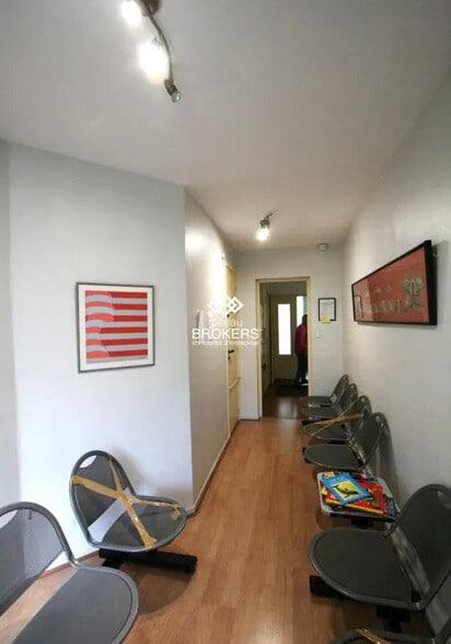 Local d'activités dans Marseille à vendre - Photo de l’immeuble – Image 3 sur 10
