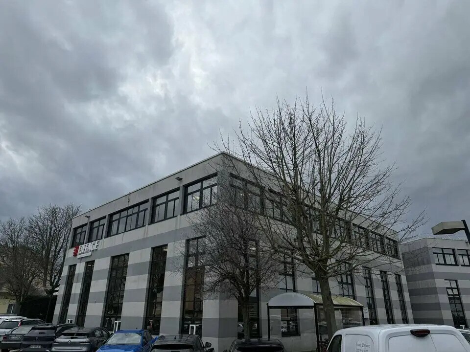 Bureau dans Le Petit-Quevilly à louer Photo principale– Image 1 sur 11