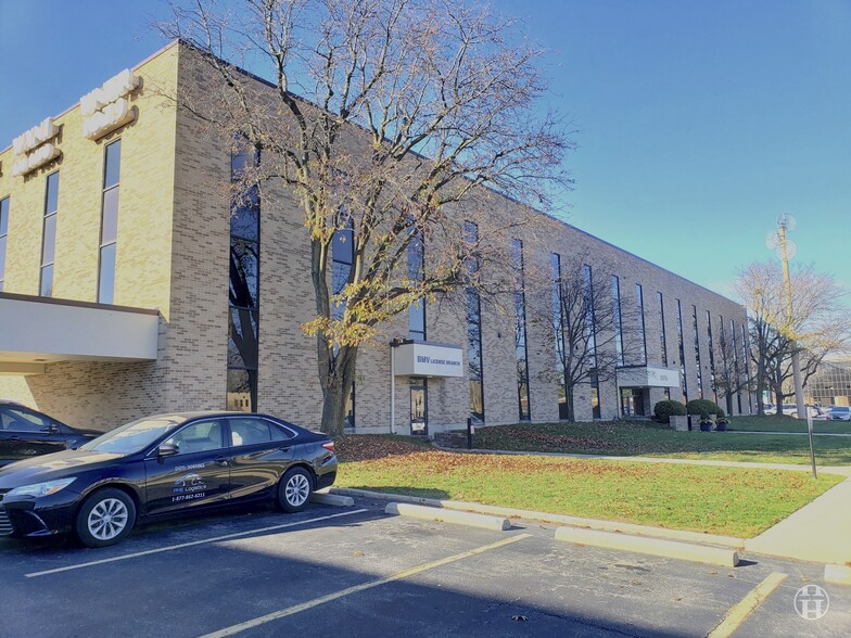 9245 N Meridian St, Indianapolis, IN à louer - Photo de l’immeuble – Image 1 sur 1