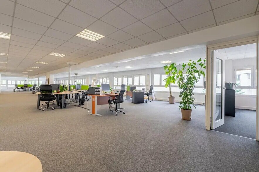 Bureau dans Saint-Ouen-sur-Seine à louer - Photo intérieure – Image 1 sur 11