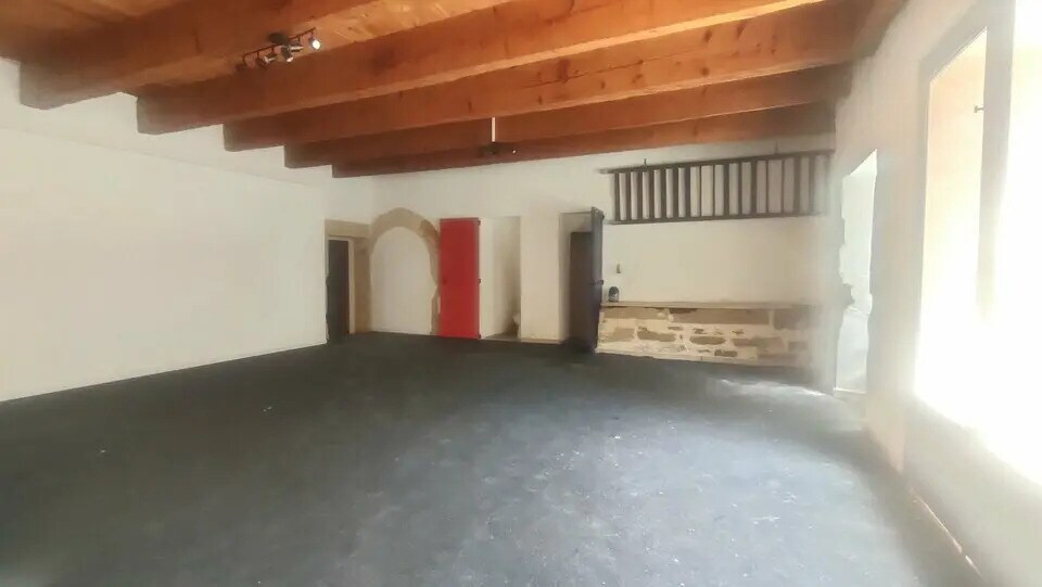 Local d’activités dans Remoulins à louer - Photo de l’immeuble – Image 3 sur 5