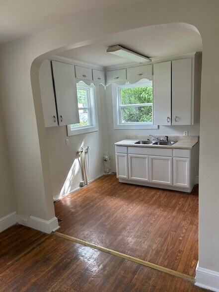 2820 The Plaza, Charlotte, NC à vendre - Photo intérieure – Image 3 sur 6
