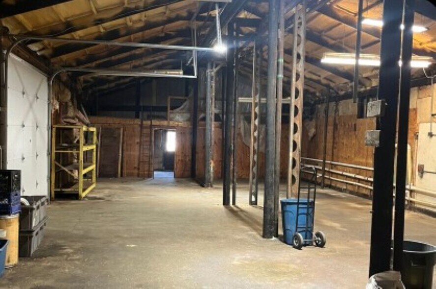 1830 N Lapeer Rd, Lapeer, MI à vendre - Photo intérieure – Image 1 sur 2