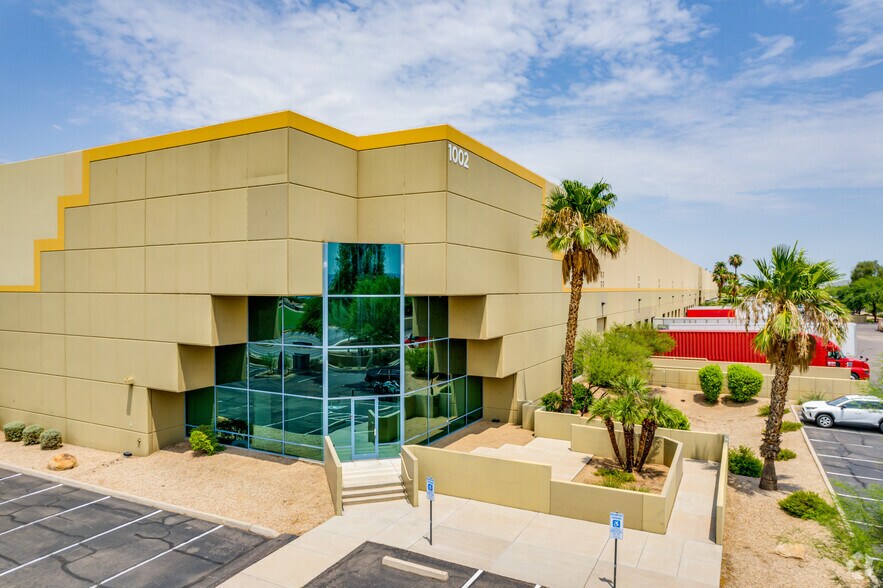 1002 S 63rd Ave, Phoenix, AZ à louer - Photo de l’immeuble – Image 2 sur 6