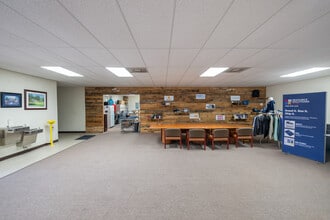 3028 Mercury Rd, Jacksonville, FL à louer Photo intérieure– Image 2 sur 3