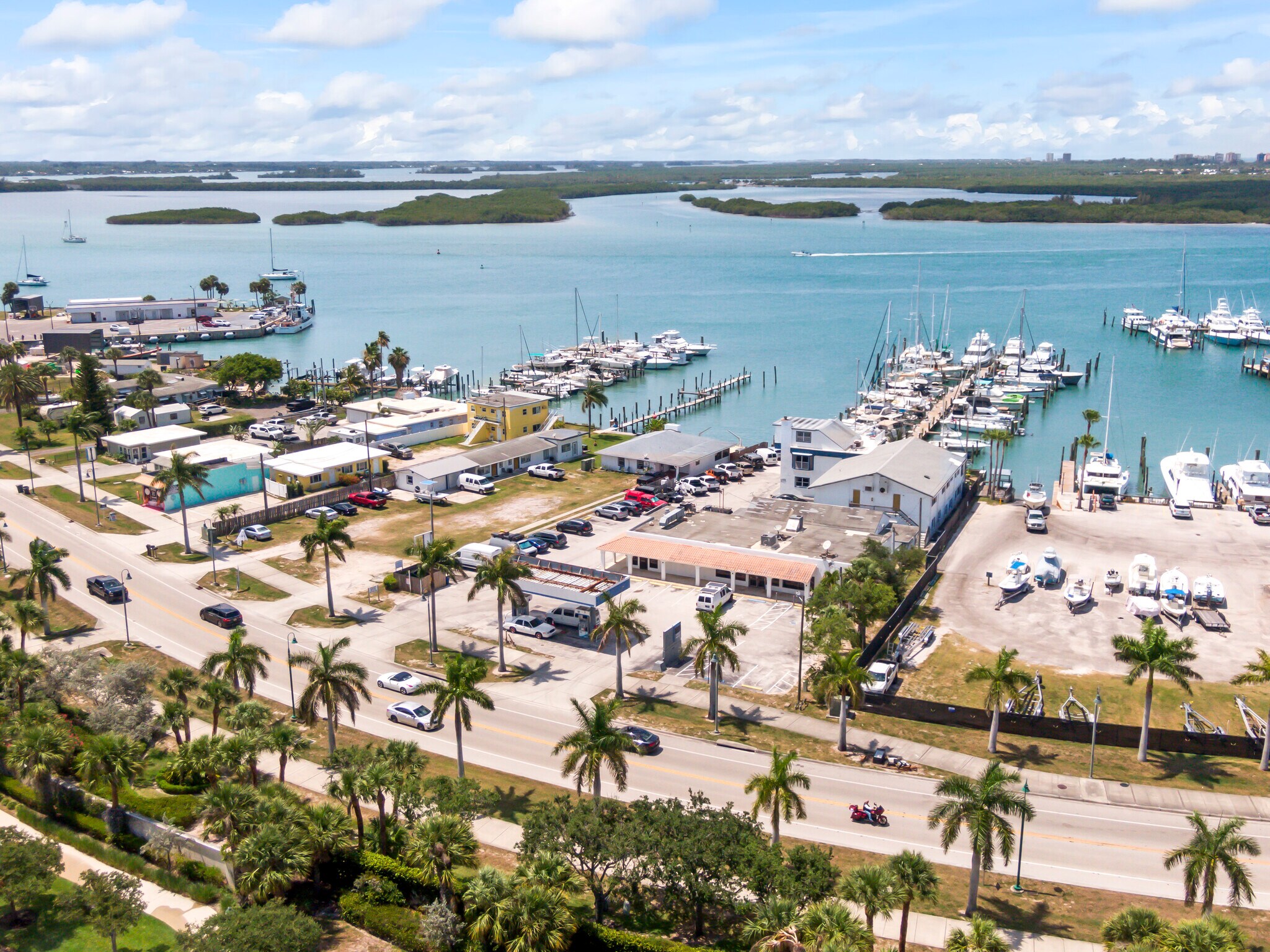 Seaway Marina, Fort Pierce FL portefeuille de 3 biens à vendre sur LoopNet.fr Photo de l’immeuble– Image 1 sur 14