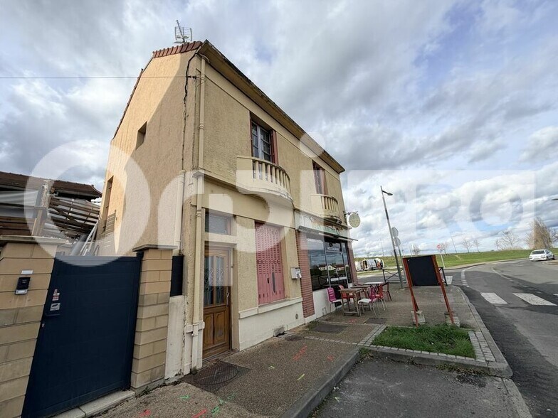 Local d'activités dans Montluçon à vendre - Photo de l’immeuble – Image 2 sur 8