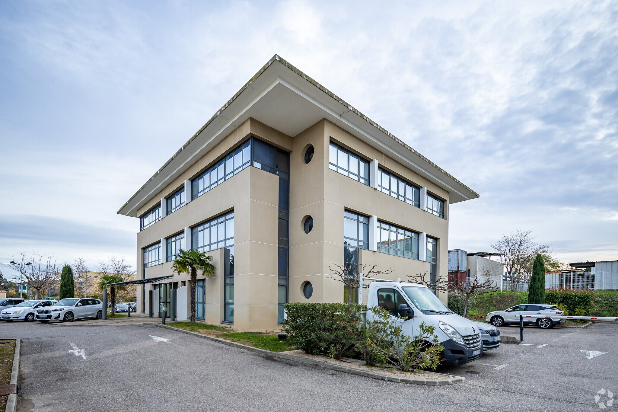 1140 Rue André Ampère, Aix-en-Provence à vendre Photo principale– Image 1 sur 7