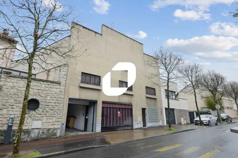 Local d’activités dans Gentilly à louer - Photo de l’immeuble – Image 1 sur 9