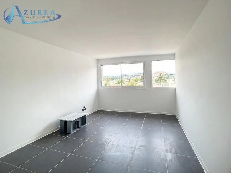 Bureau dans Biot à louer - Photo de l’immeuble – Image 1 sur 5