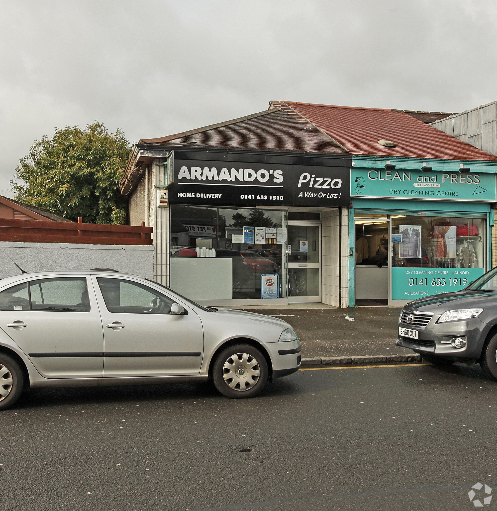 10 Merryvale Pl, Giffnock à louer Photo principale– Image 1 sur 3