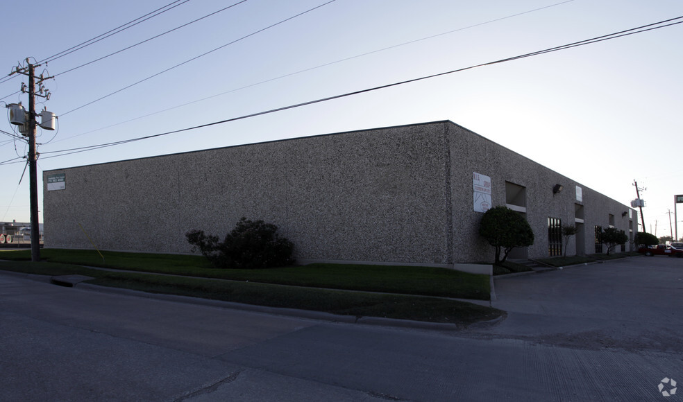 9402-9408 Wallisville Rd, Houston, TX à louer - Photo de l’immeuble – Image 2 sur 2
