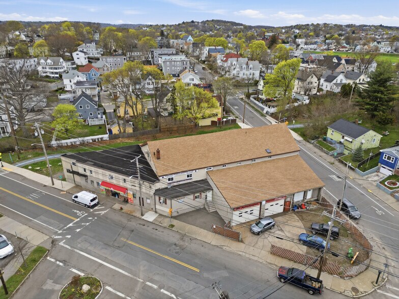727 Summer St, Lynn, MA à vendre - Photo principale – Image 1 sur 29