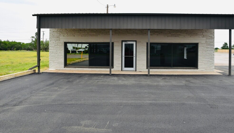 1811 E Broadway St, Altus, OK à louer - Photo de l’immeuble – Image 2 sur 13