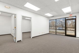 101 Creek Ridge Rd, Greensboro, NC à louer Photo intérieure– Image 1 sur 11