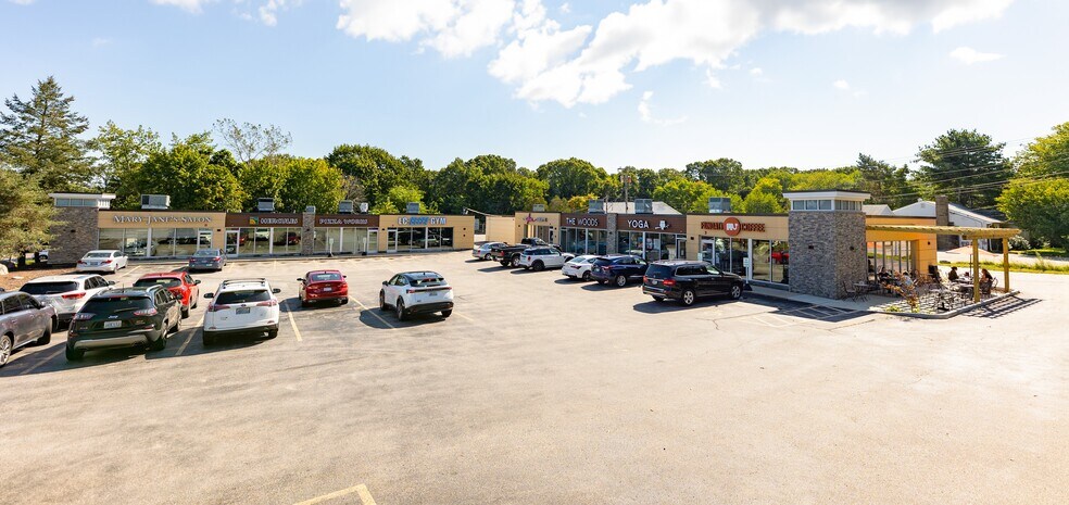 1525 Louisquisset Pike, Lincoln, RI à louer - Photo de l’immeuble – Image 3 sur 7