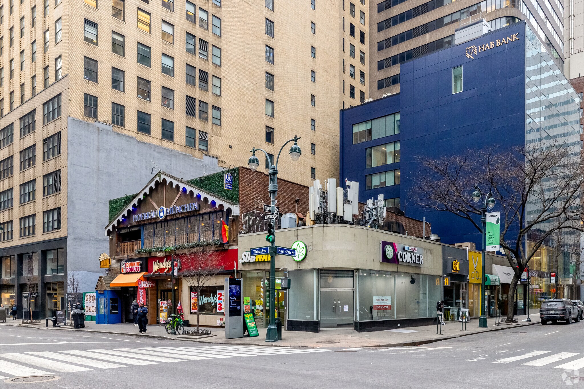 716 Third Ave, New York, NY à louer Photo principale– Image 1 sur 7