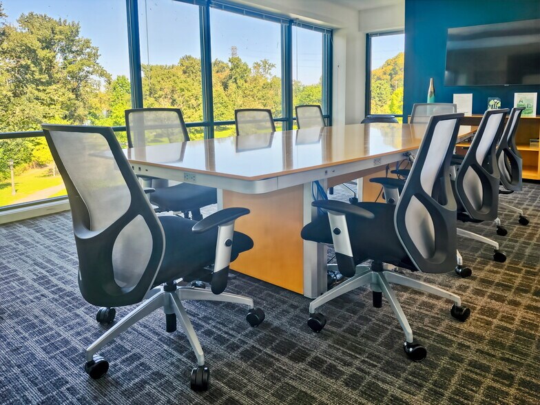 205 SE Spokane St, Portland, OR à louer - Photo intérieure – Image 2 sur 12