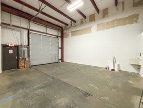 8825 Westgate Park Dr, Raleigh, NC à louer Photo intérieure– Image 1 sur 5