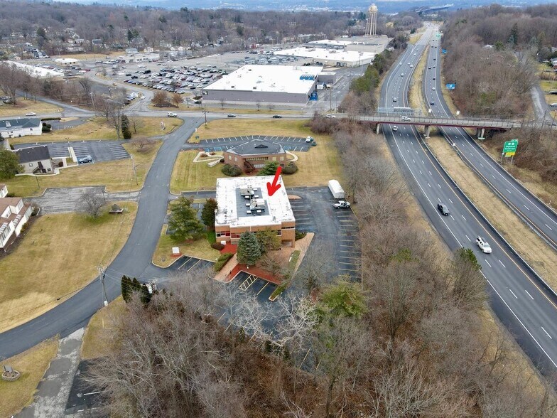 9 Hdsn Vly Prof Plz, Newburgh, NY à vendre - Photo de l’immeuble – Image 3 sur 9