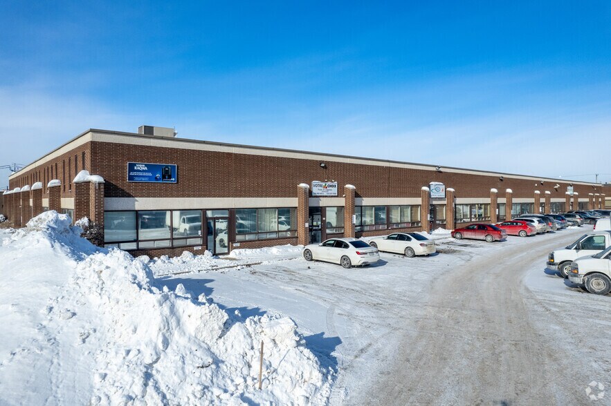 375-455 Rue Deslauriers, Saint-Laurent, QC à louer - Photo de l’immeuble – Image 3 sur 6