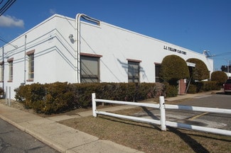 Plus de détails pour 100 New South Rd, Hicksville, NY - Industriel/Logistique à louer