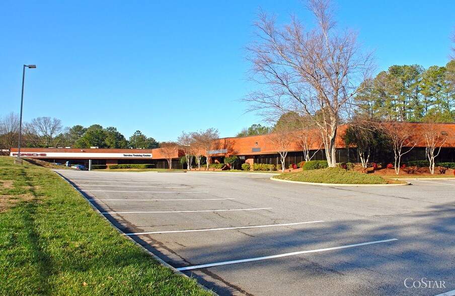 1740 Phoenix Pky, College Park, GA à vendre - Photo de l’immeuble – Image 2 sur 5