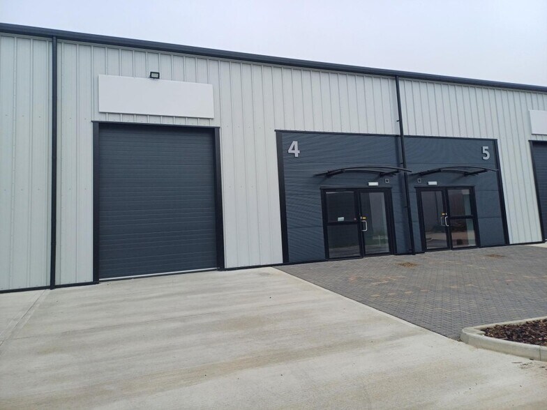 2-5 Eden Way, Yaxley à louer - Photo de l’immeuble – Image 3 sur 4