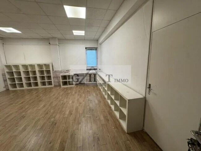 Plus de détails pour Bureau à louer