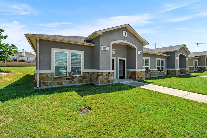 1490 Rusk Rd, Round Rock, TX à louer - Photo de l’immeuble – Image 1 sur 26