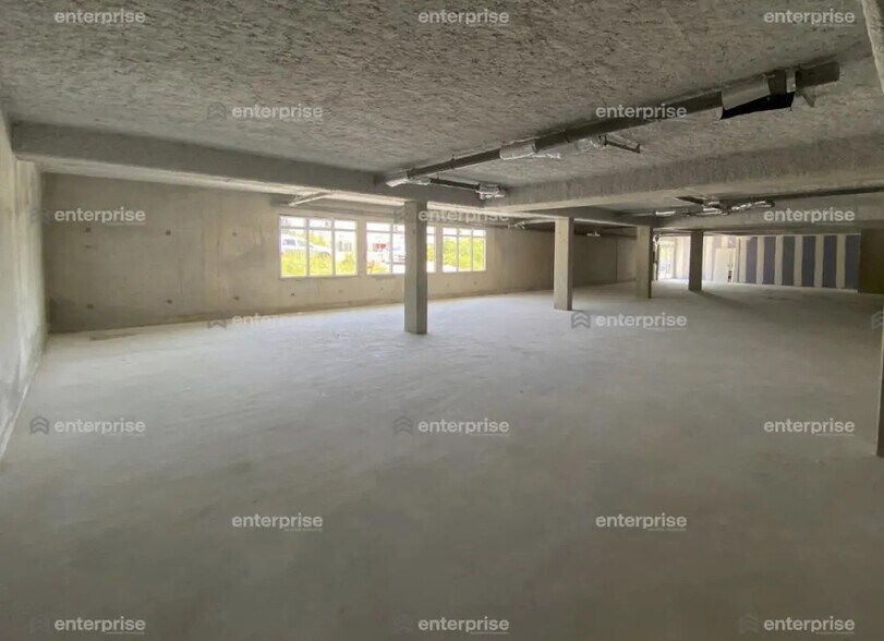 Local commercial dans Compiègne à vendre - Photo de l’immeuble – Image 3 sur 5