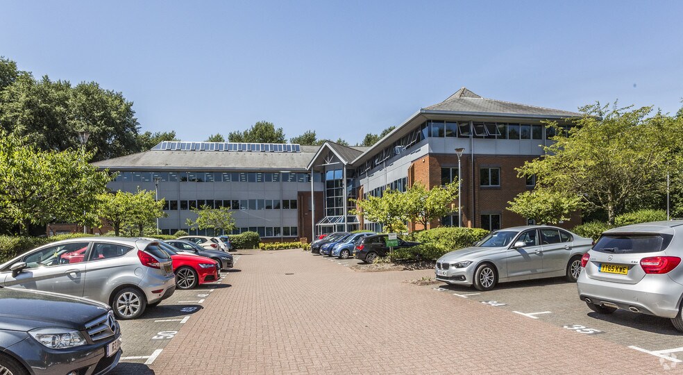310 Europa Blvd, Warrington à louer - Photo de l’immeuble – Image 1 sur 2