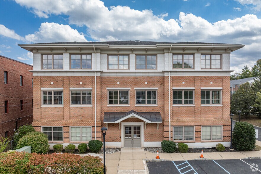62 Elm St, Morristown, NJ à louer - Photo de l’immeuble – Image 2 sur 8